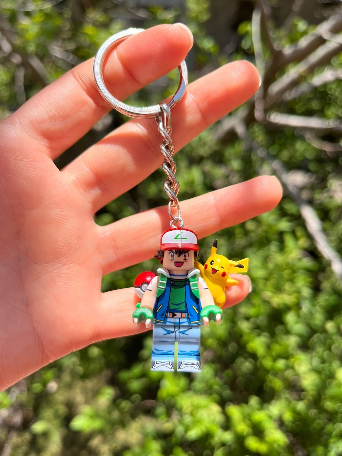 Ash & Pikachu Mini Figür Anahtarlık - Yan
